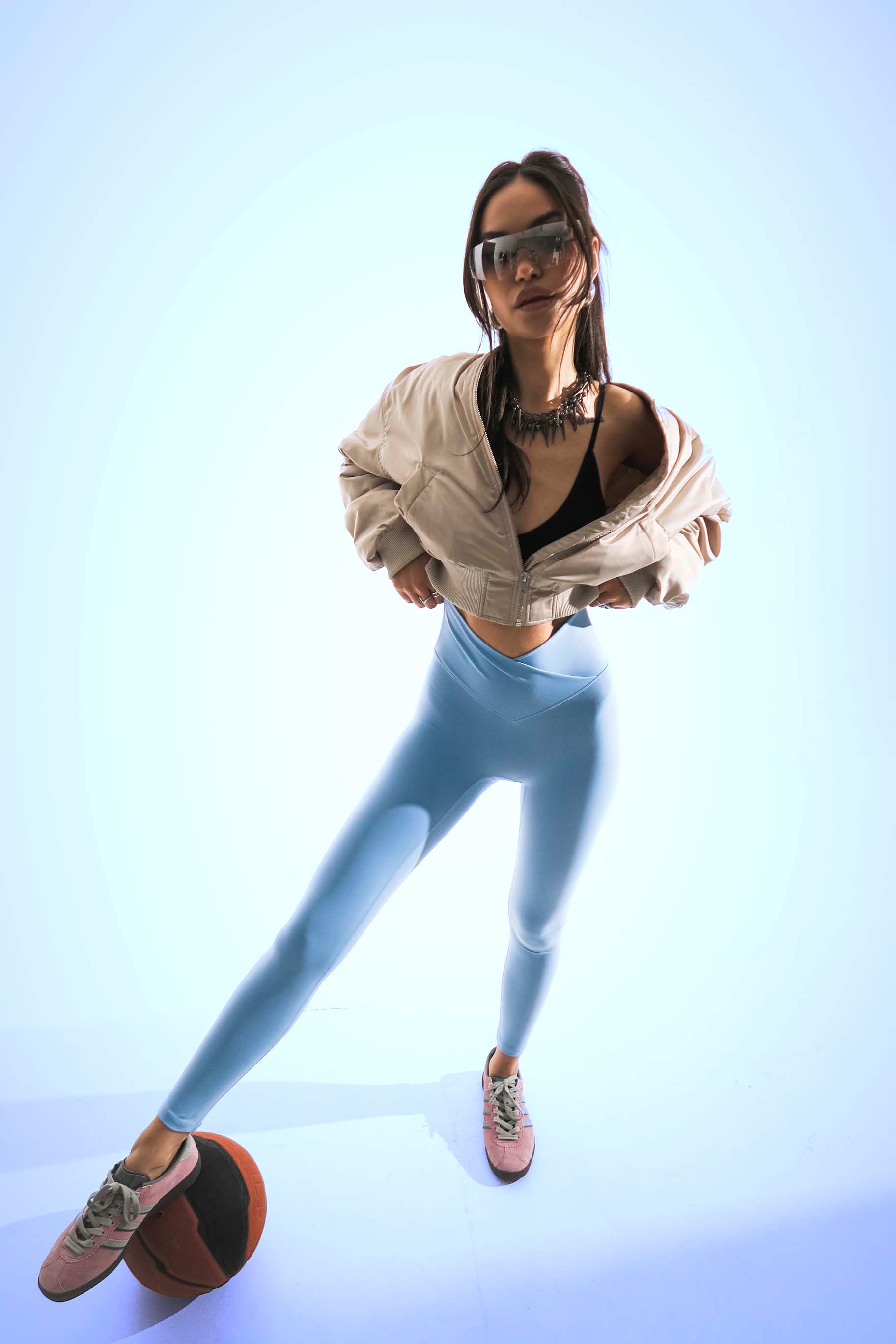 VividFlow V-Cut Light-blue Leggings