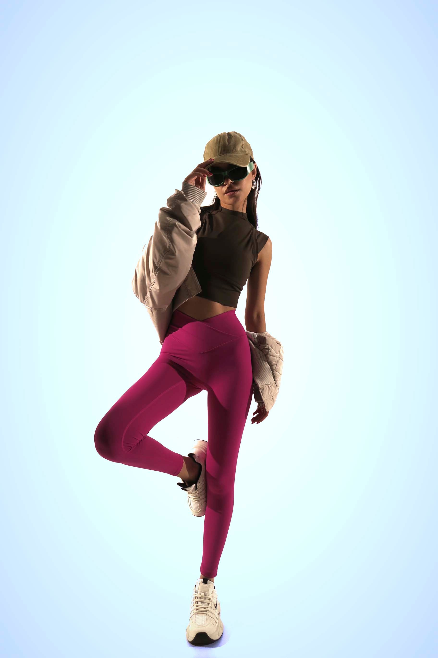 VividFlow V-Cut Red Leggings