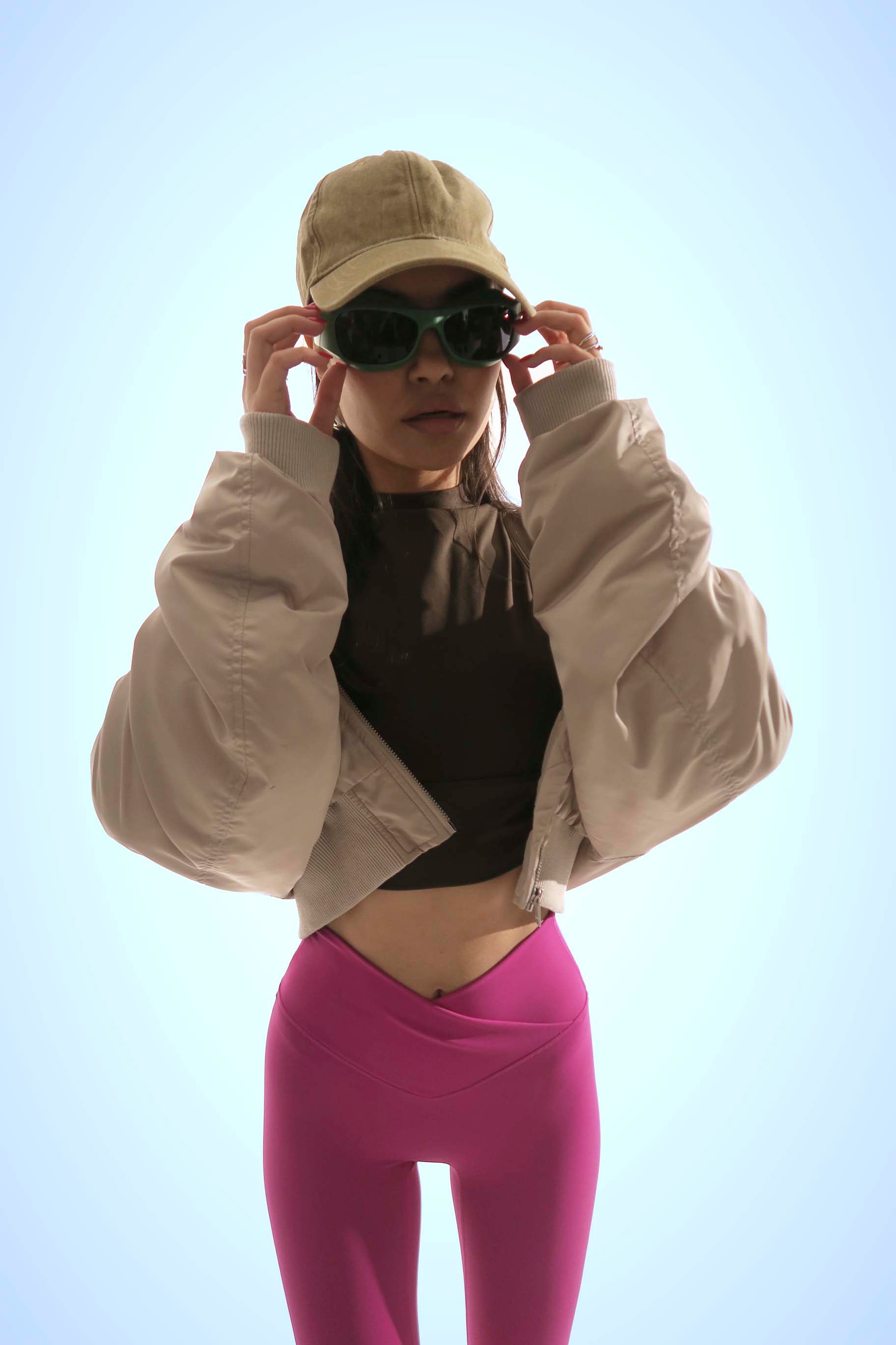 VividFlow V-Cut Red Leggings