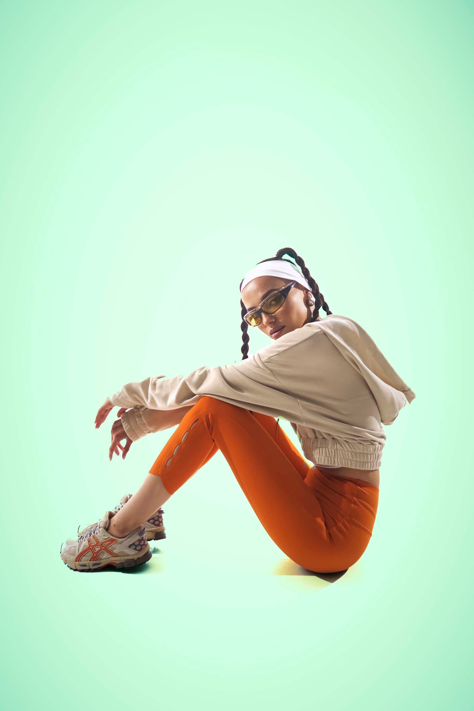 EverCore Cropped Beige Hoodie